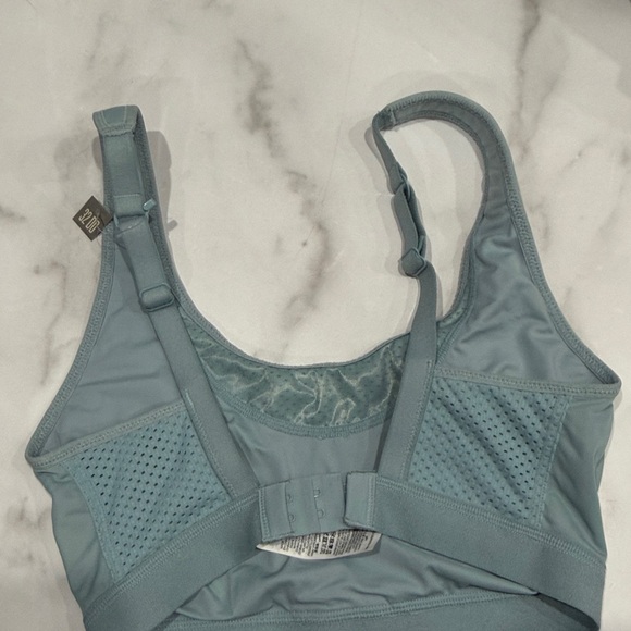 NEW! Sweaty Betty bra Ultra Run Sport light blue size 32DD - Picture 4 of 6